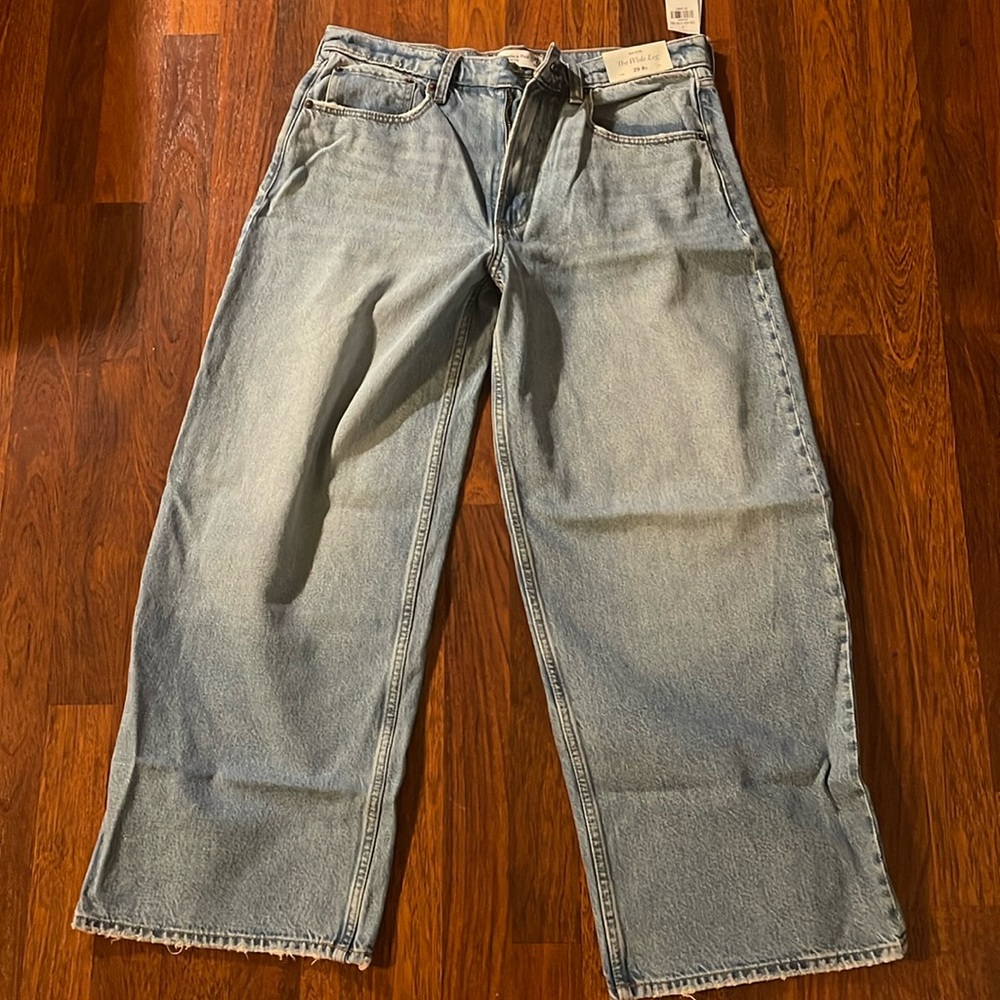 Abercrombie & Fitch Mid Rise The Wide Leg Jean